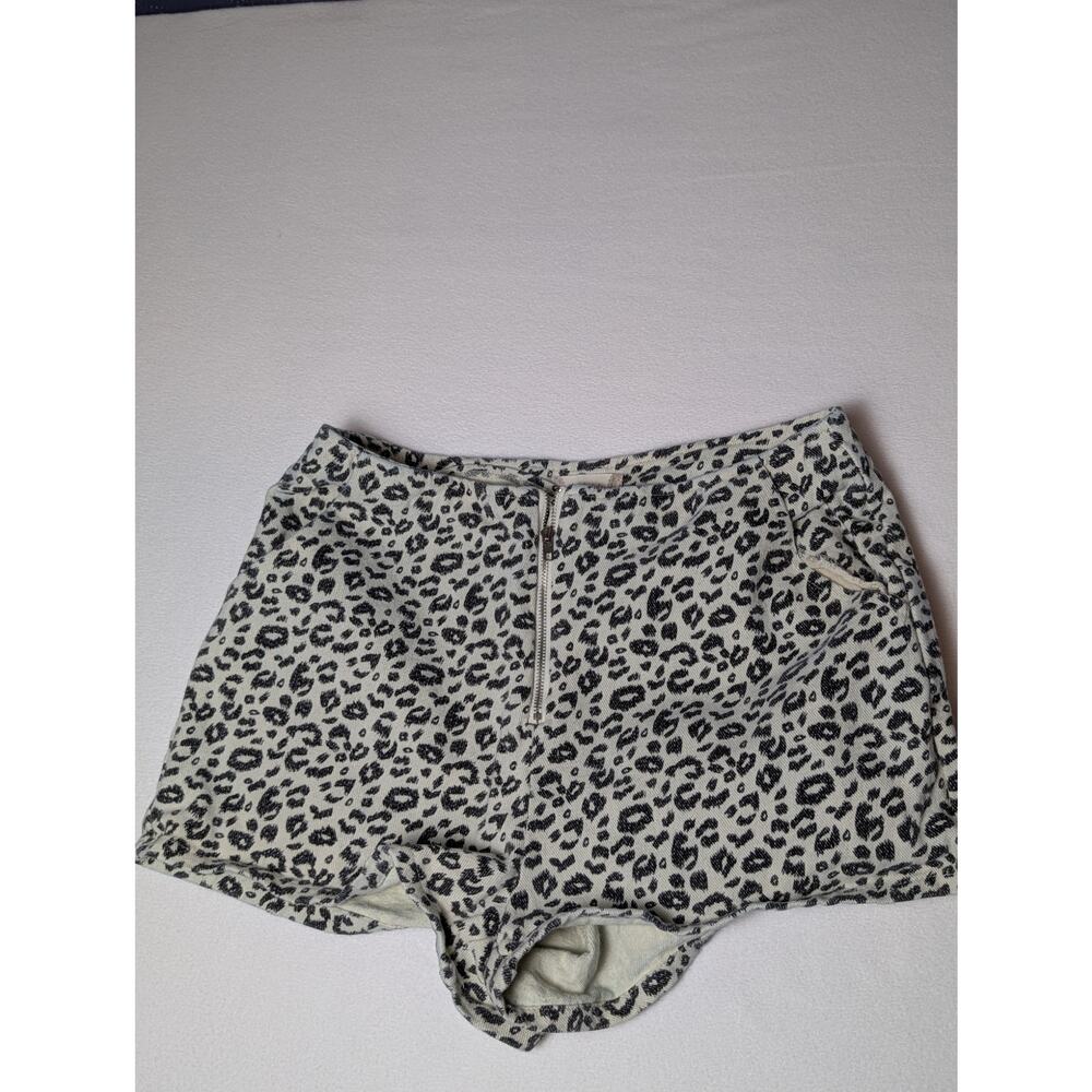 Altar'd State Leopard Print Zipper Fly Shorts Woman's Medium White/Cream Casual